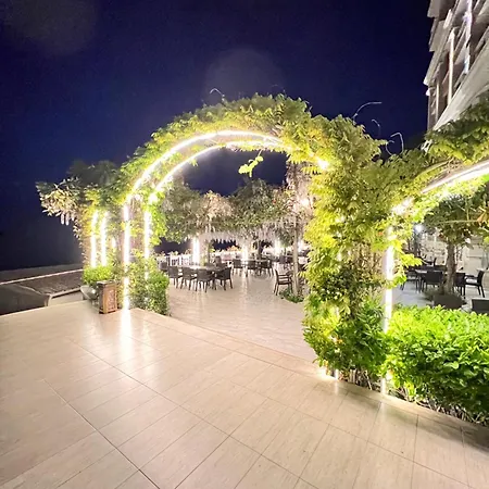 Golden Sands La Apartment Warna