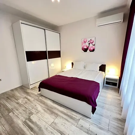 Golden Sands La Warna